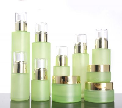 Skin toner spray glass bottle,green small press bottle
