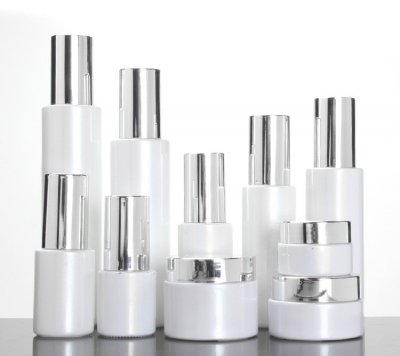 Pearl white spray bottle for floral water,Cosmetic glass bottle
